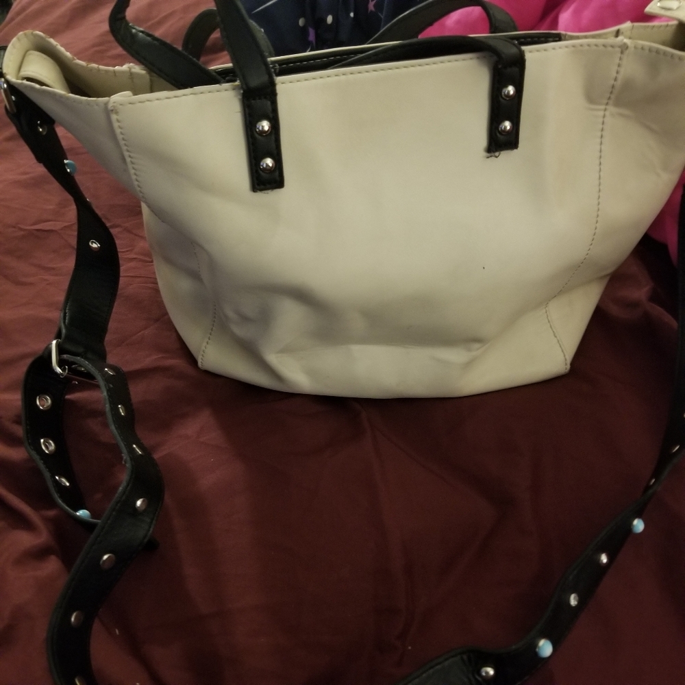 Super.cute ladies ninewest handbag